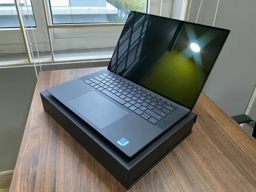 Dell Precision 5560 Core i9-11950H | RAM 32GB | SSD 512GB | RTX A2000 4GB | 15.6 inch 4K (3840 x 2400) Touch - Like New